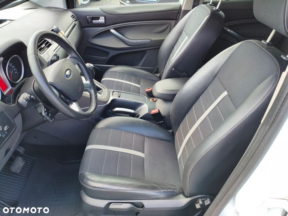 Ford Kuga 2.0 TDCi 4x4 Titanium - 20