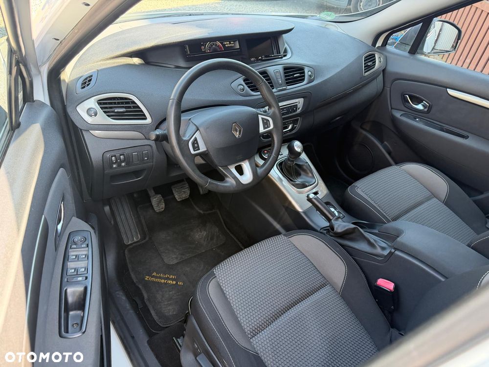 Renault Scenic - 8