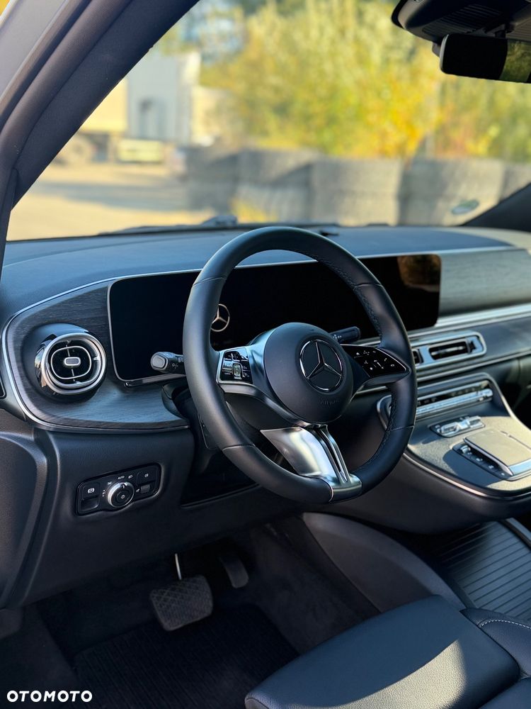 Mercedes-Benz Klasa V 250 d extralang 4Matic 9G-TRONIC Avantgarde - 9