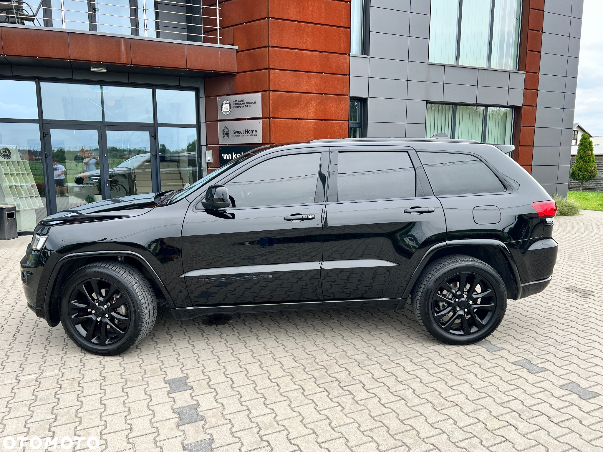 Jeep Grand Cherokee - 34