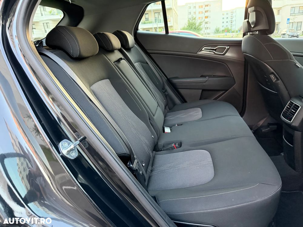 Kia Sportage 1.6 T-GDI HEV 6AT 4x2 Business Line - 22