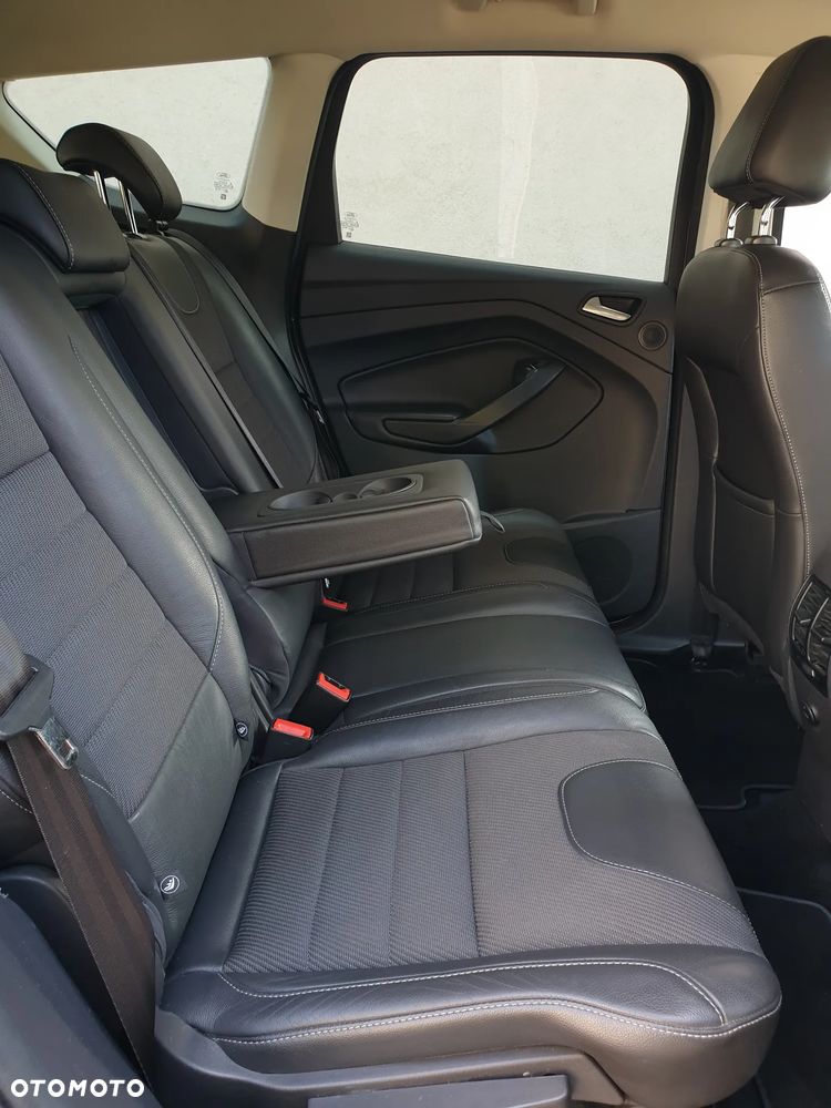 Ford Kuga 2.0 TDCi 4x4 Titanium - 37