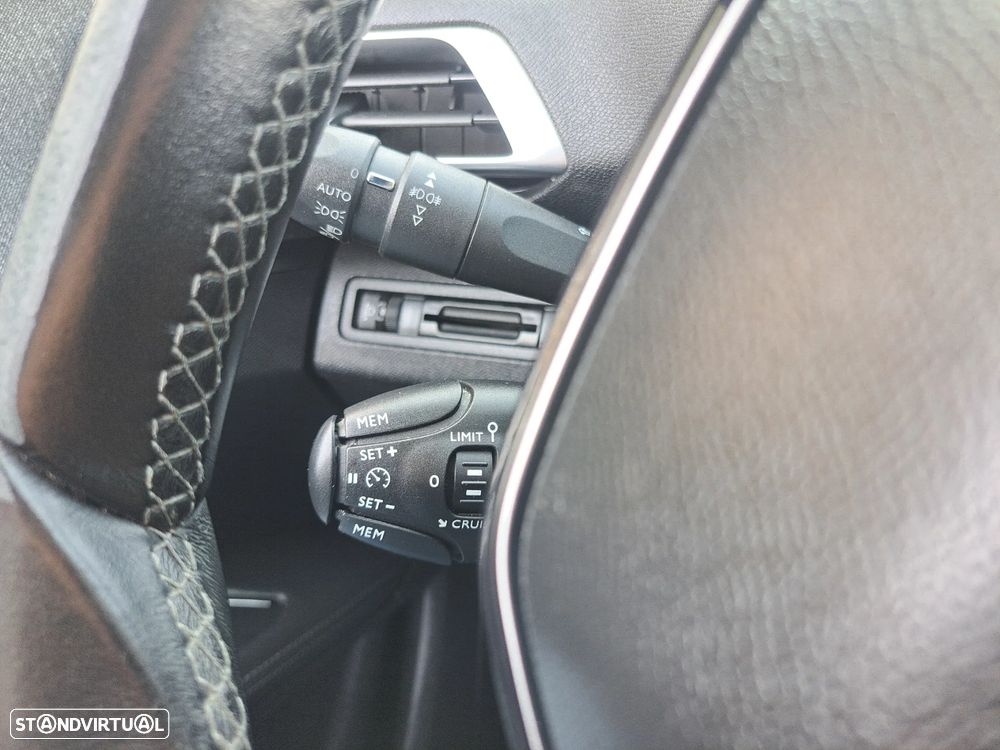 Peugeot 3008 BlueHDi 120 Stop & Start Allure - 16