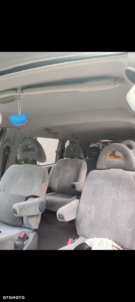 Mitsubishi Space Gear - 13