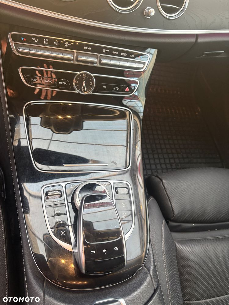 Mercedes-Benz Klasa E 400 4-Matic Avantgarde - 14