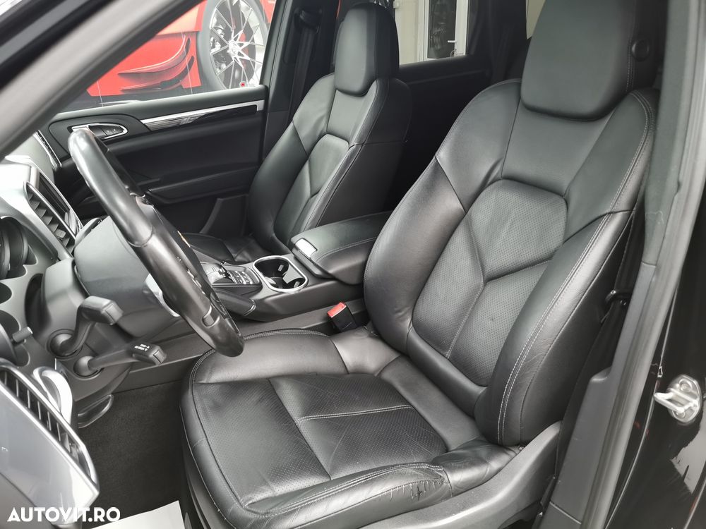 Porsche Cayenne - 22