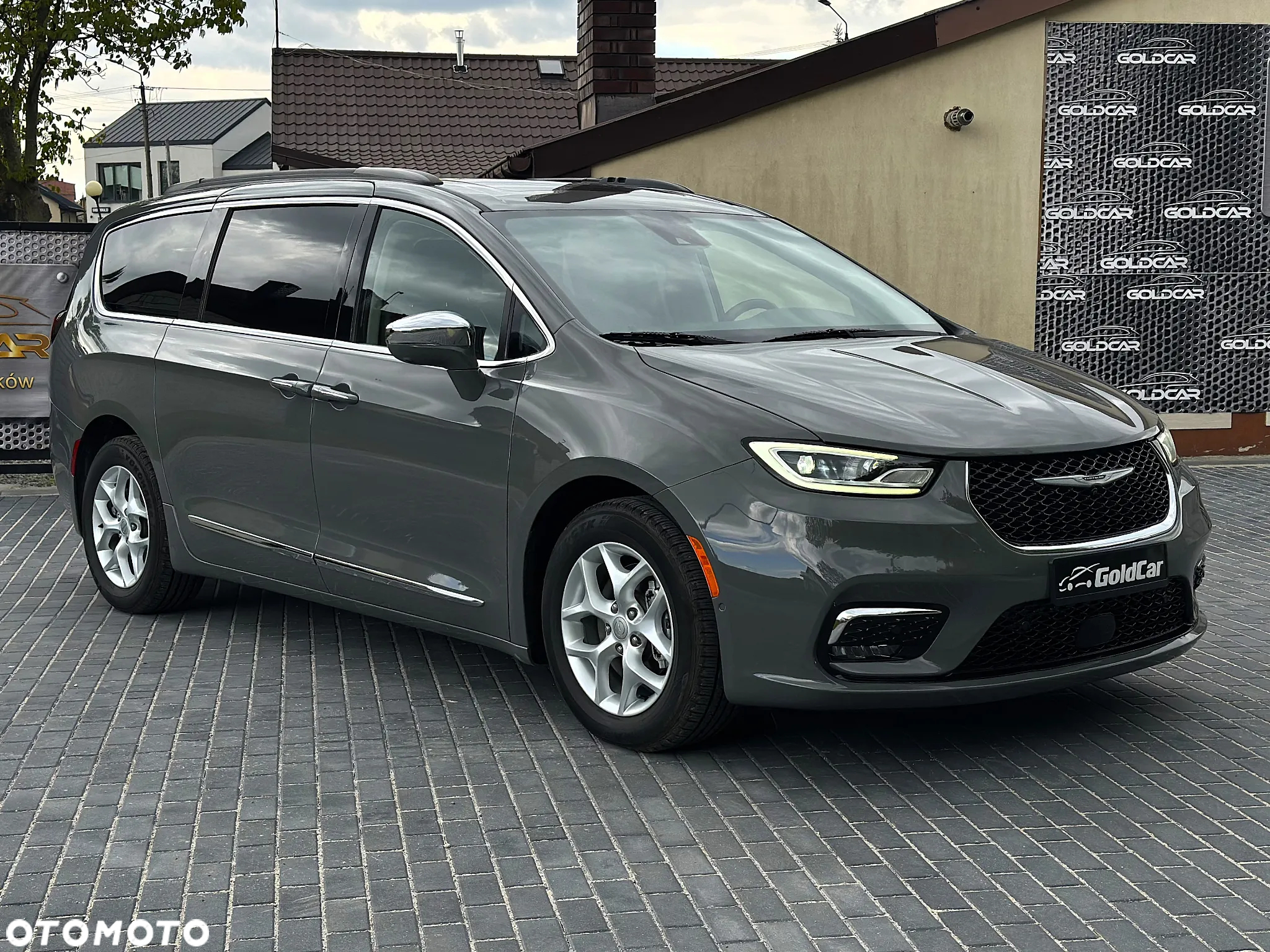 Chrysler Pacifica - 3