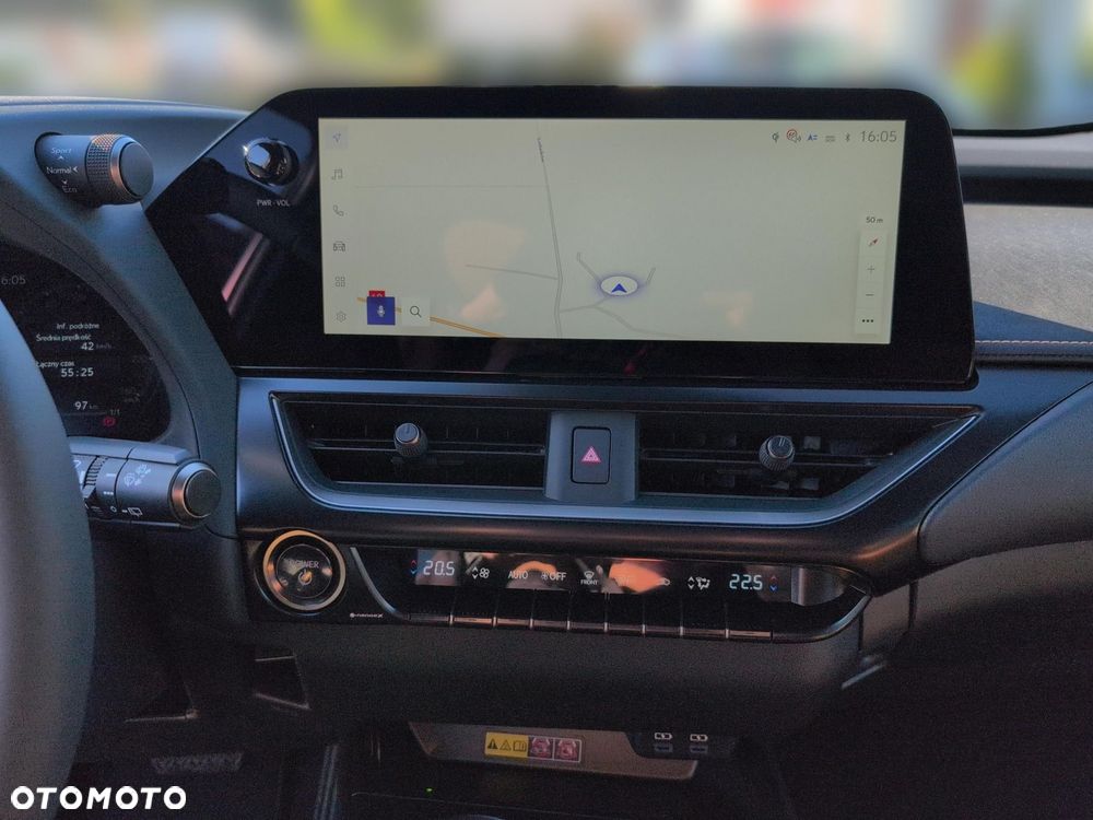 Lexus UX 300h F Sport Design - 18