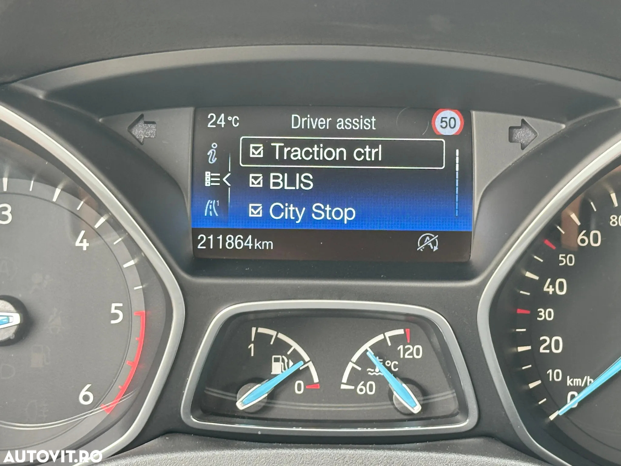 Ford Focus 1.5 EcoBlue Start-Stopp-System TITANIUM - 9
