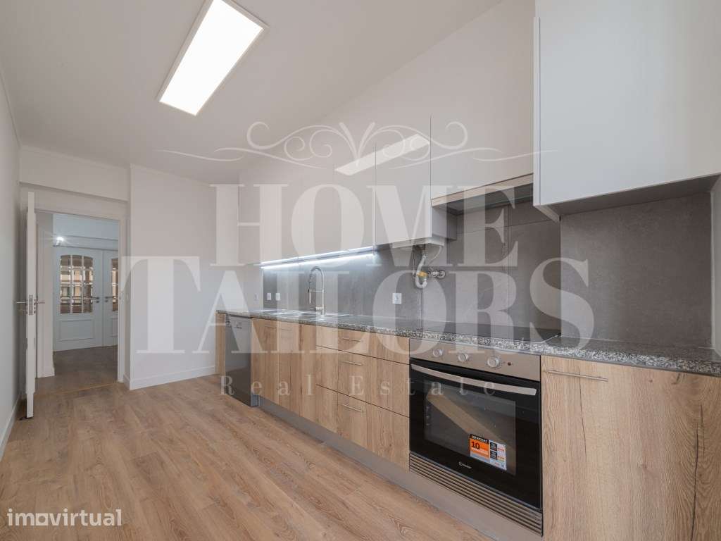 Apartamento T3 Estrada da Luz com parqueamento e arrecadação - Grande imagem: 5/38