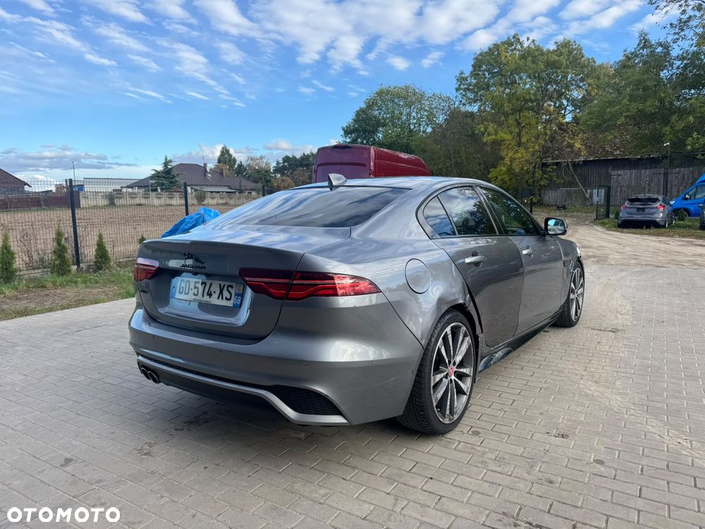 Jaguar XE 2.0 D200 mHEV R-Dynamic Black - 6