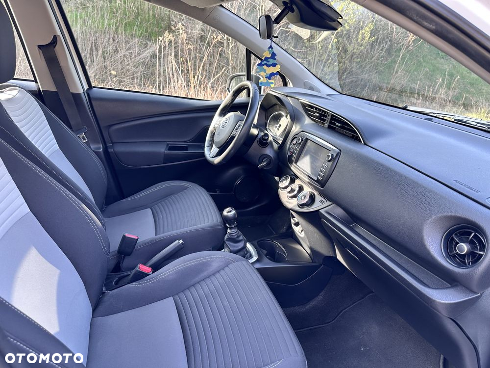 Toyota Yaris 1.5 Dynamic - 17