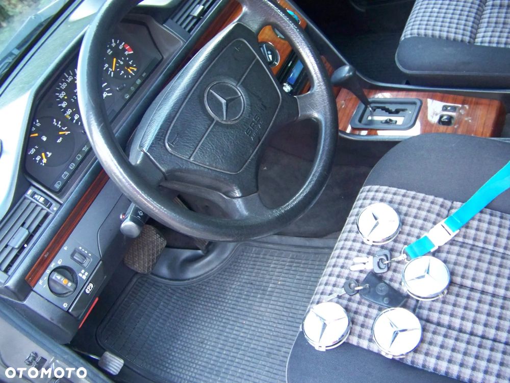 Mercedes-Benz Klasa E - 7