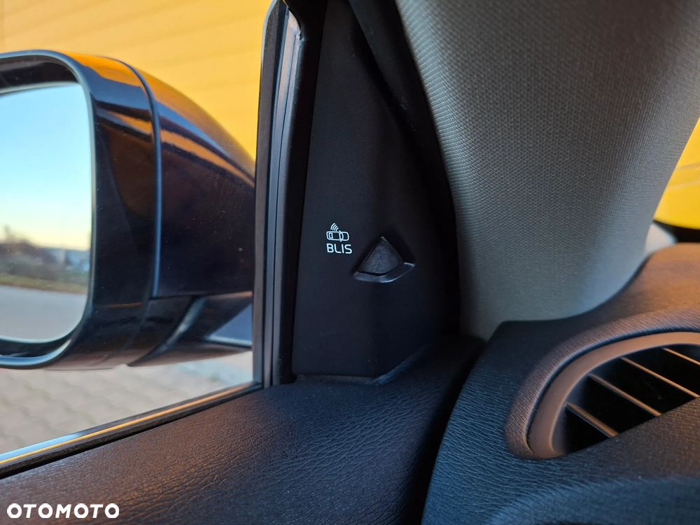 Volvo V40 Cross Country D3 Geartronic Ocean Race - 39