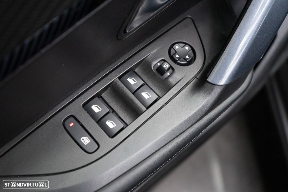 Peugeot 2008 1.2 PureTech Allure Pack EAT8 - 12