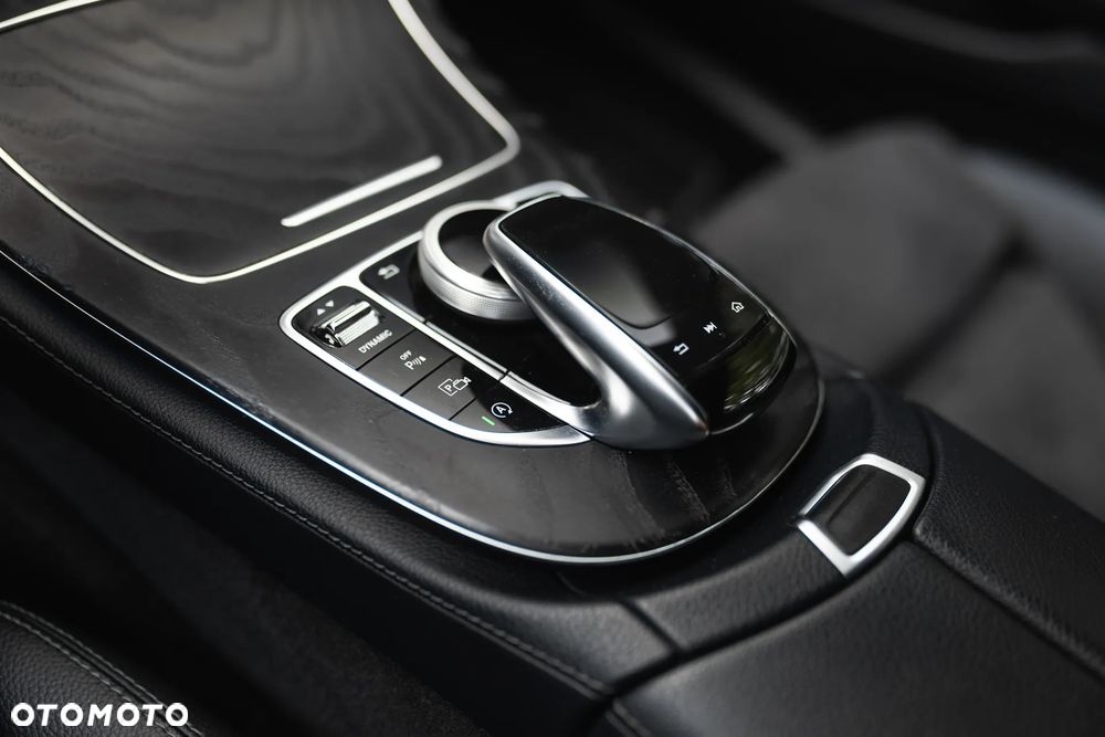 Mercedes-Benz Klasa E - 21