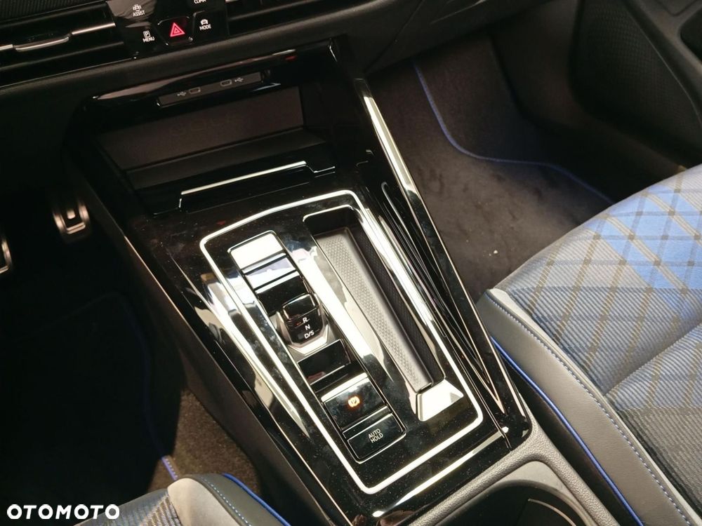Volkswagen Golf - 16