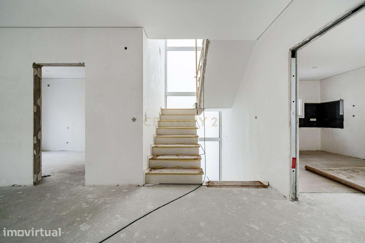 Moradia Quinta do Chiado, Sobreda  - Construção Moderna c/ espaço exte - Grande imagem: 4/44