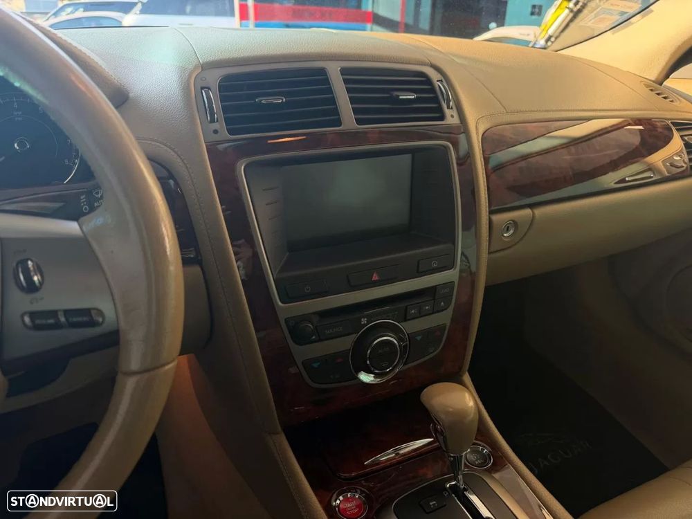 Jaguar XK 4.2 V8 - 9