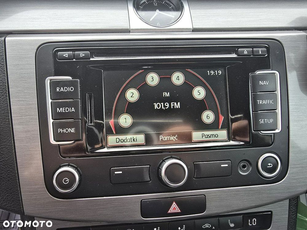 Volkswagen Passat - 36