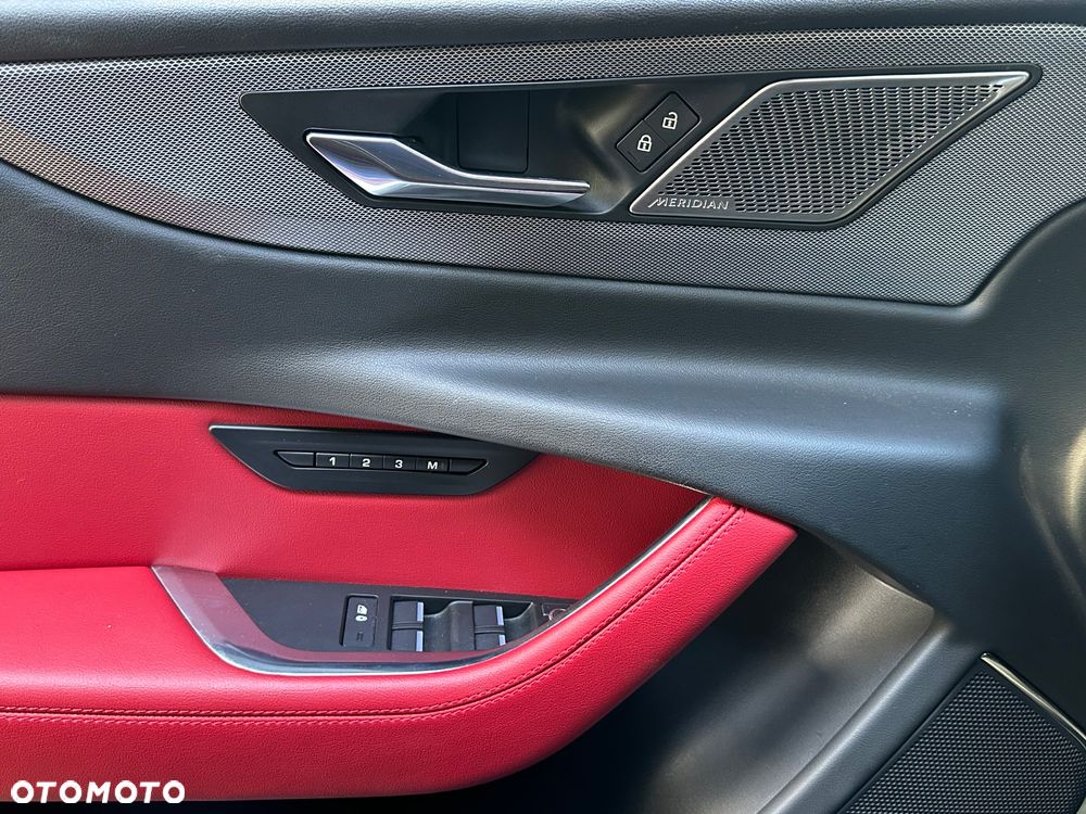 Jaguar XE 2.0 P300 AWD R-Dynamic HSE - 16