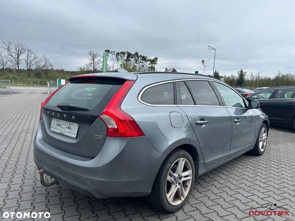 Volvo V60 D2 Drive-E Momentum - 2