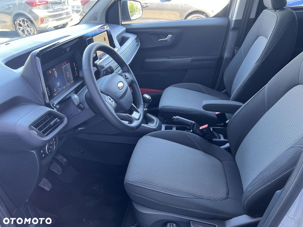 Ford Transit Courier - 21