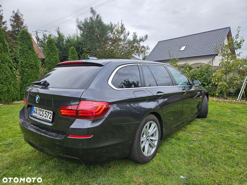 BMW Seria 5 520d xDrive Touring - 9