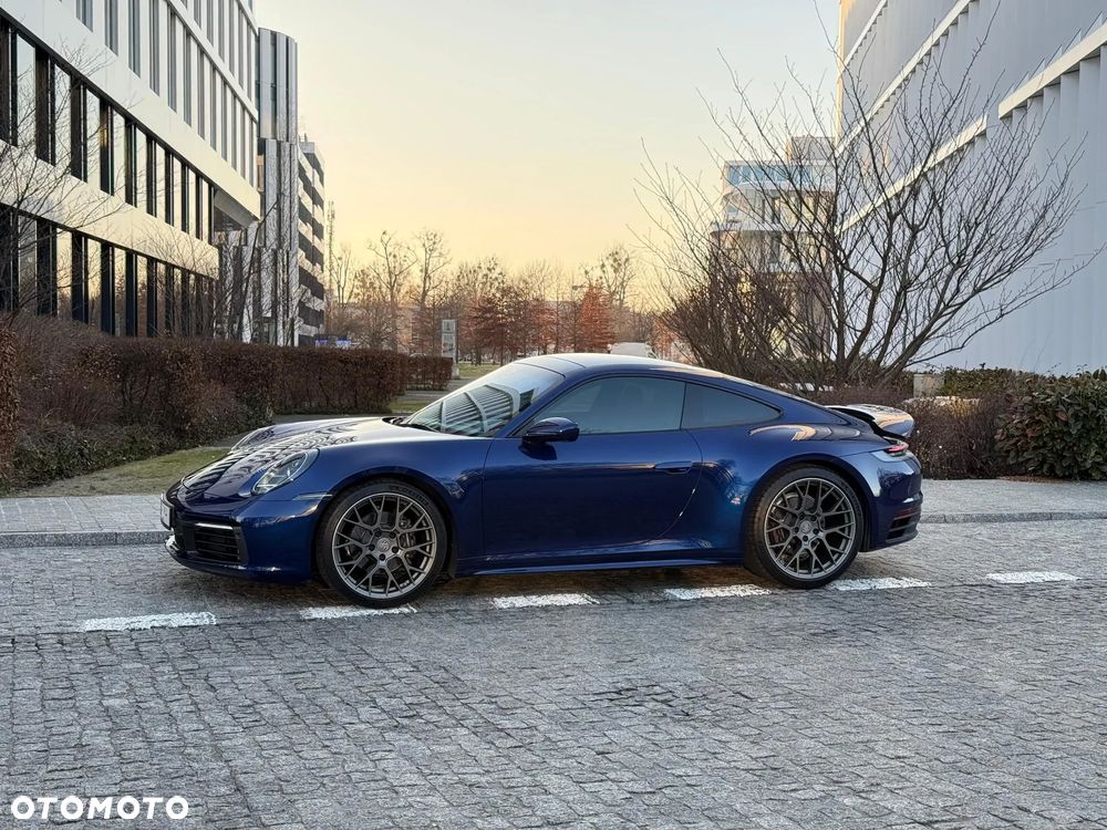 Porsche 911 Carrera - 4
