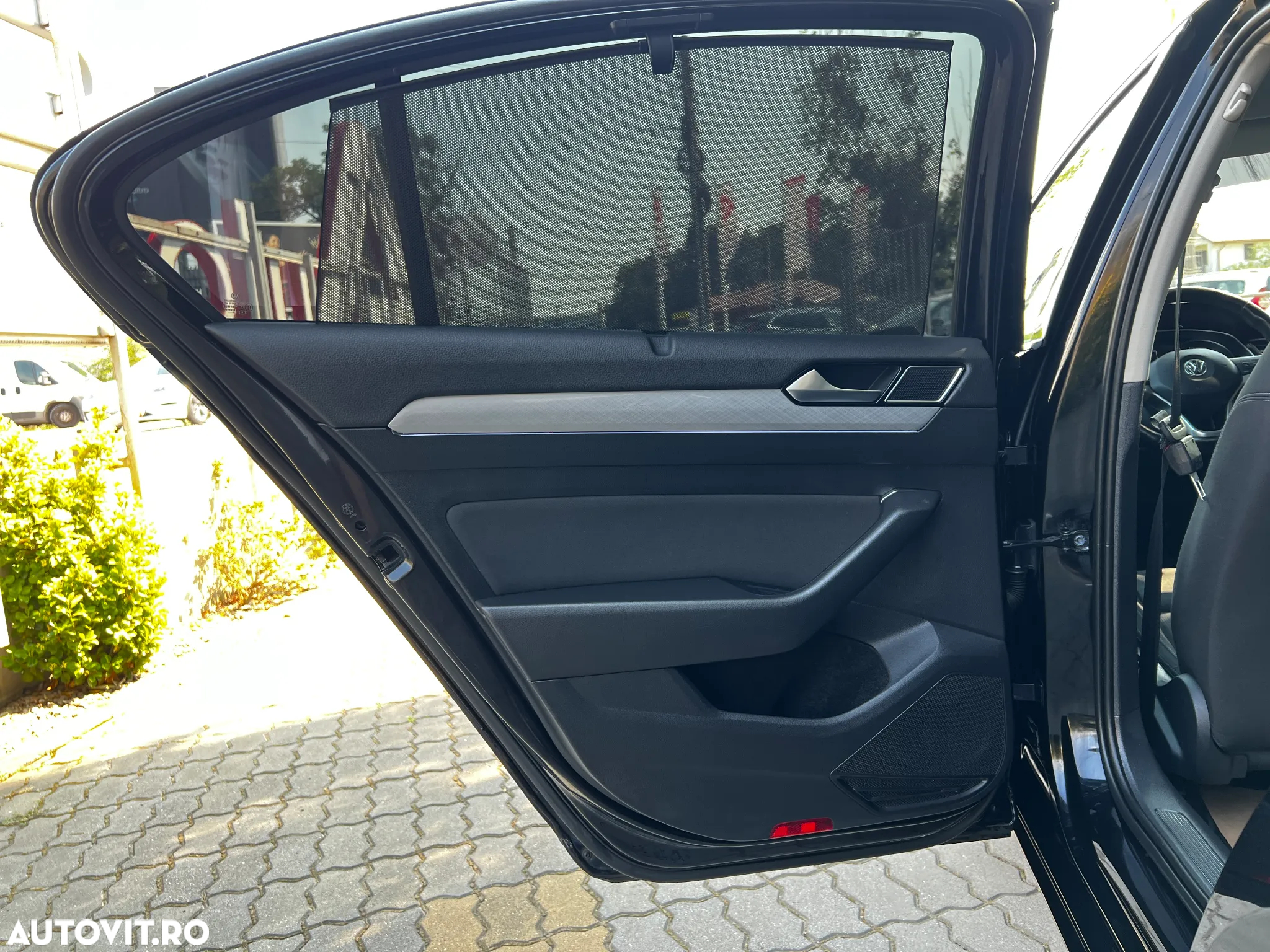 Volkswagen Passat 1.6 TDI DSG Comfortline - 35