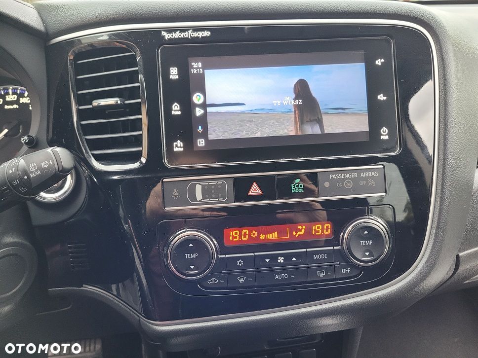 Mitsubishi Outlander 2.0 Intense + Navi 4WD CVT - 13