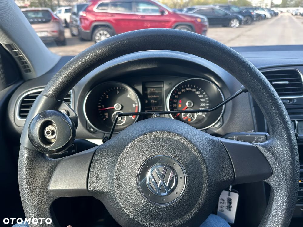 Volkswagen Golf - 11