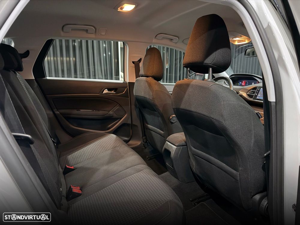 Peugeot 308 1.2 PureTech Allure - 29