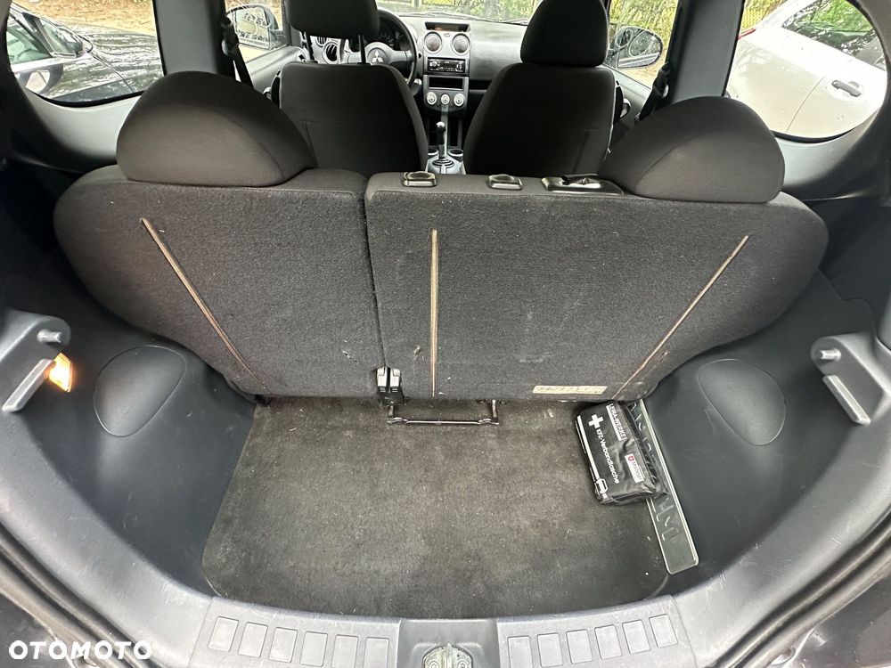 Mitsubishi Colt 1.1 - 12