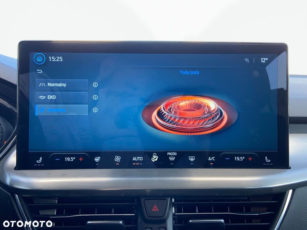 Ford Focus 1.0 EcoBoost Titanium X - 28