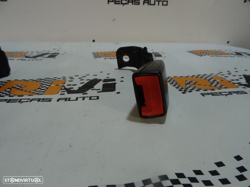 Encaixe De Cinto Traseiro Bmw 1 (E87)  Encaixe De Cinto Bmw Serie 1 E8 - 3