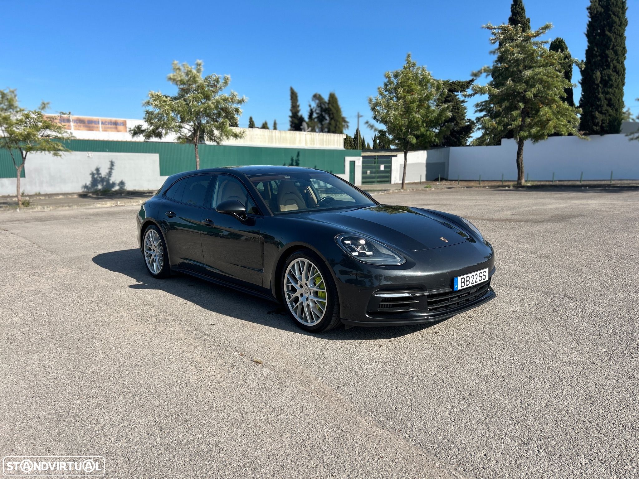 Porsche Panamera Sport Turismo 4 E-Hybrid - 1