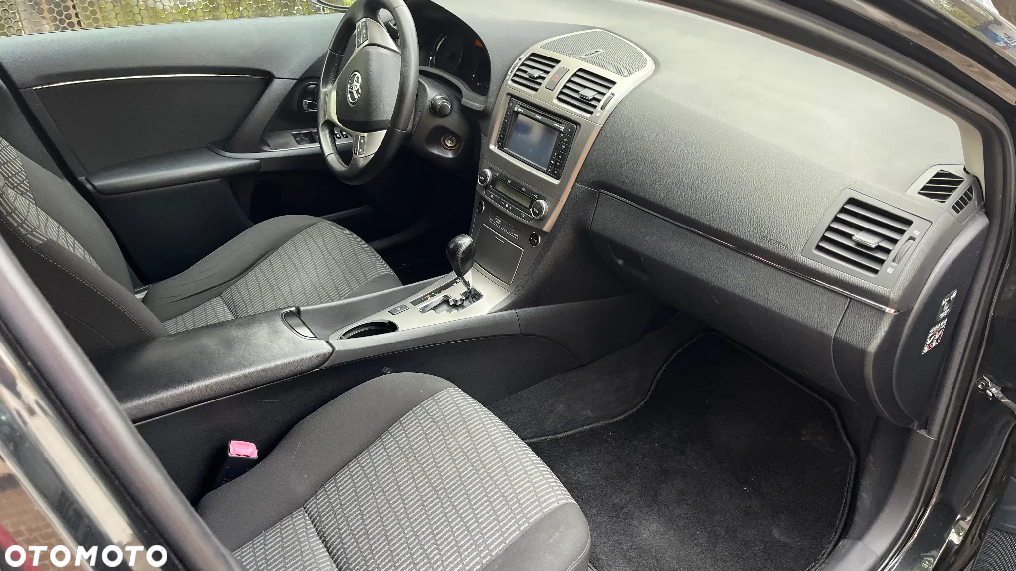 Toyota Avensis 1.8 Sol NAVI MS - 7