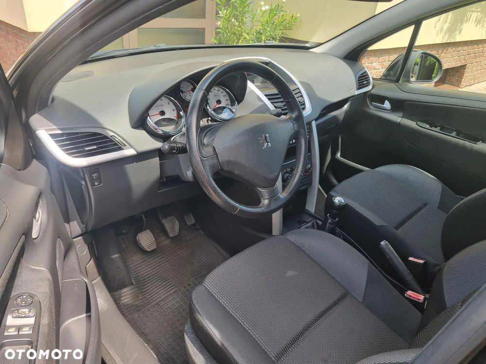 Peugeot 207 1.4 Presence Grand Prix - 13