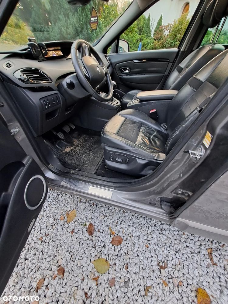 Renault Scenic 2012 photo 4