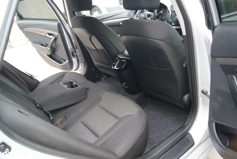 Hyundai i40 Kombi blue 1.7 CRDi Premium - 18