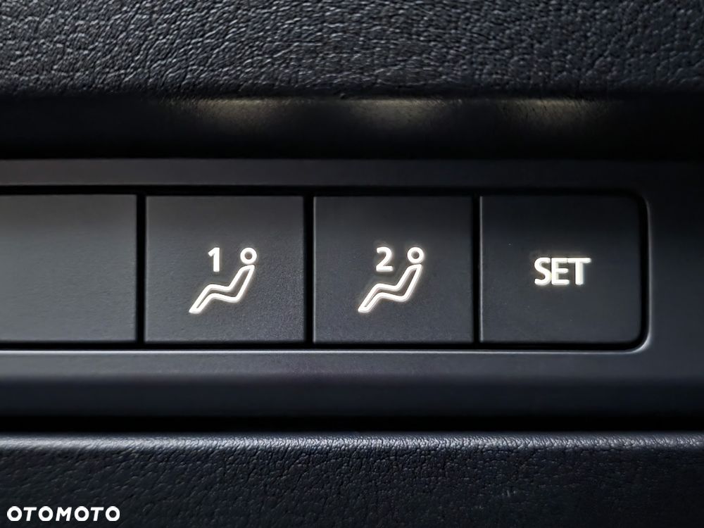 Mazda 3 2.0 mHEV Hikari - 29