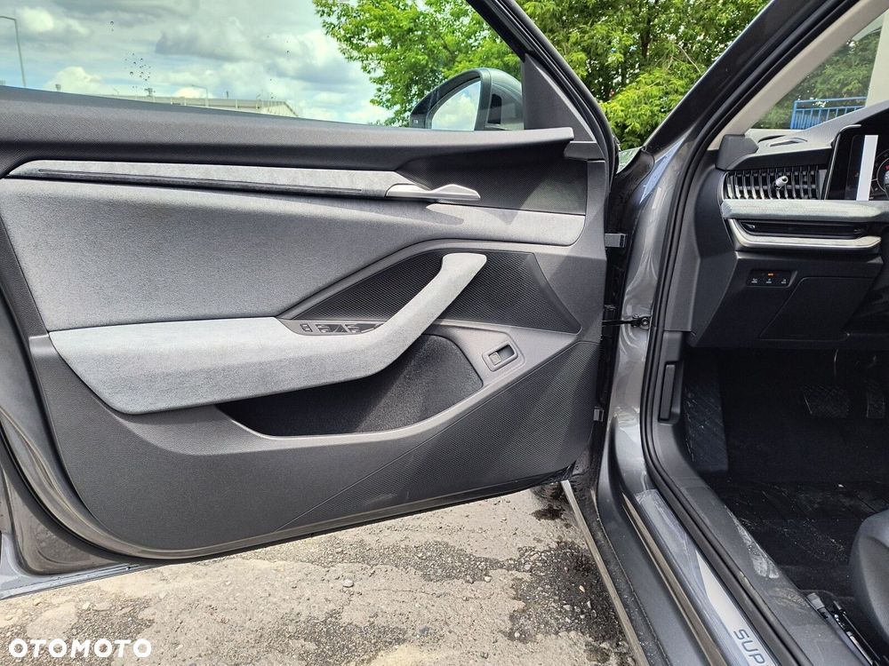 Skoda Superb 2.0 TSI Drive DSG - 11