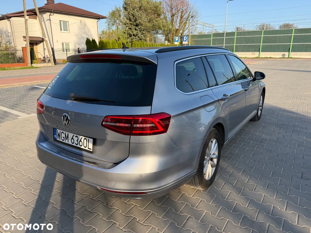 Volkswagen Passat 2.0 TDI SCR DSG Comfortline - 5