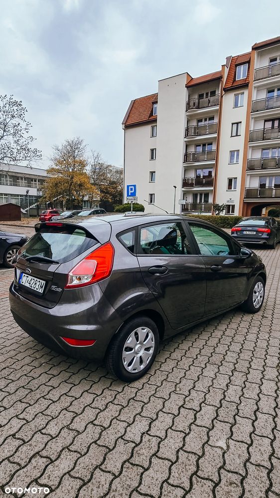 Ford Fiesta 1.25 Ambiente - 2