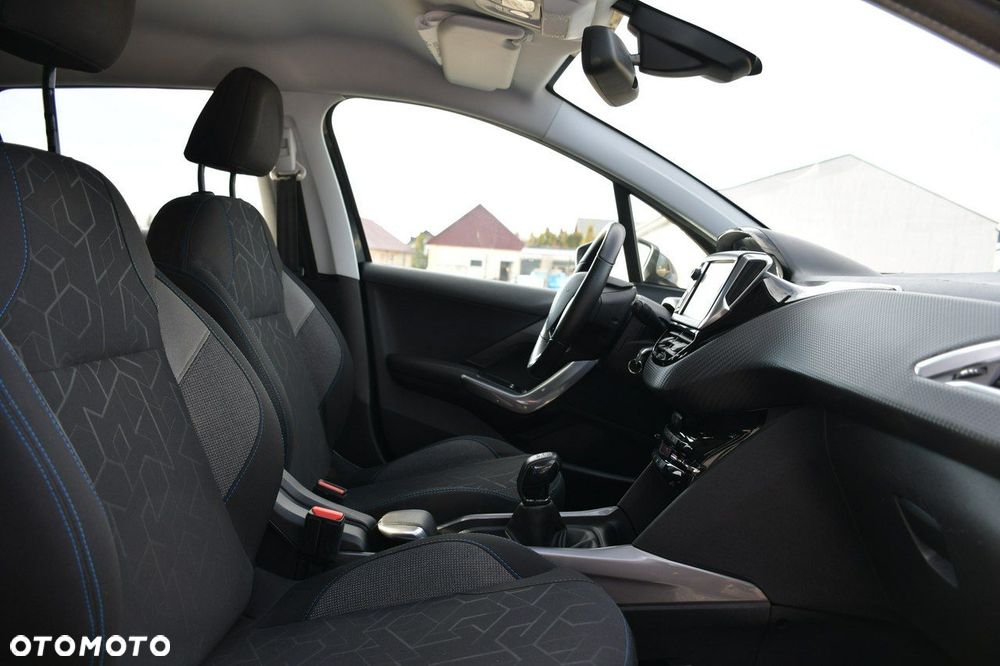 Peugeot 2008 1.2 Pure Tech Style - 19