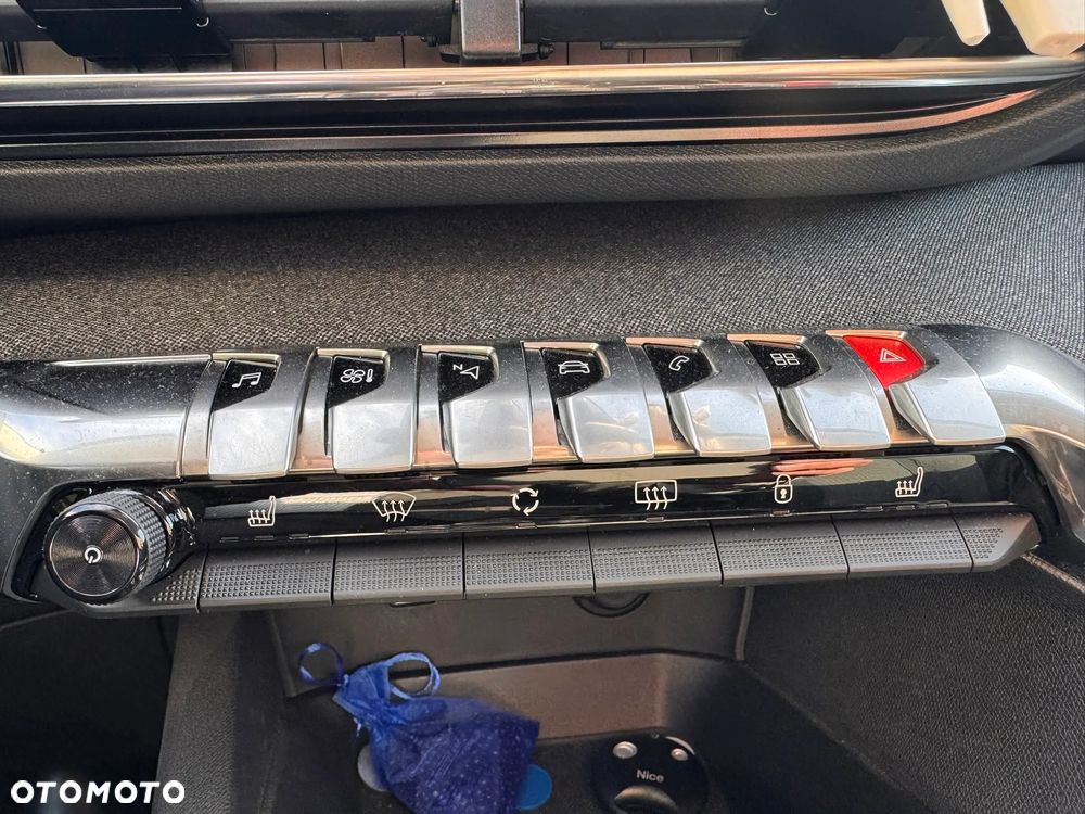 Peugeot 3008 1.2 PureTech Allure Pack S&S EAT8 - 7