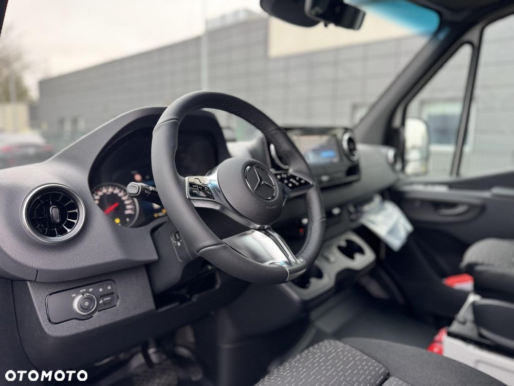 Mercedes-Benz Sprinter - 8