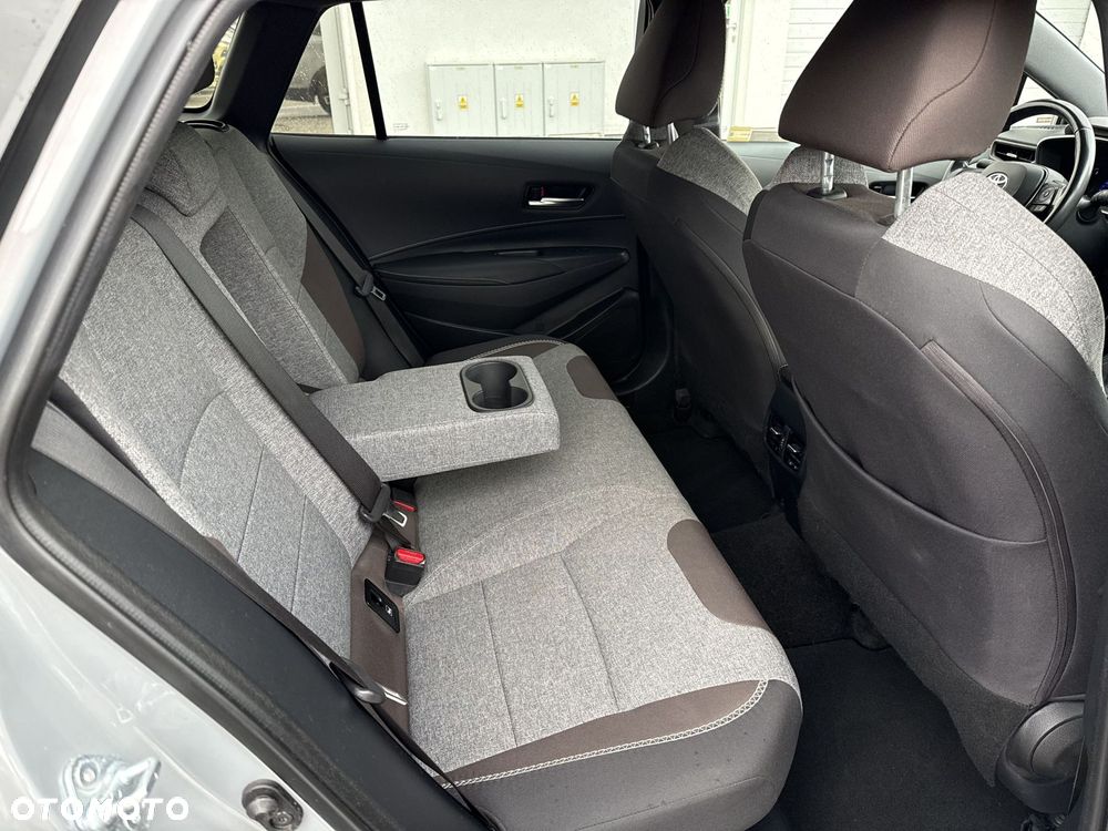 Toyota Corolla 1.8 Hybrid Trek - 8