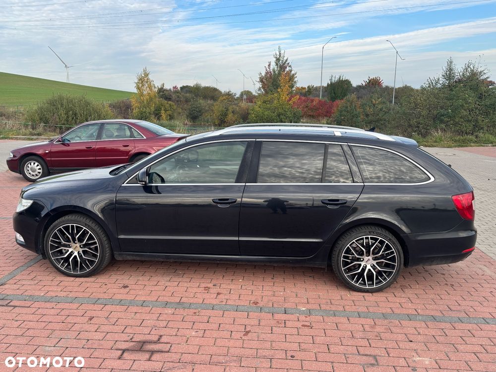 Skoda Superb 2.0 TDI Elegance DSG - 8